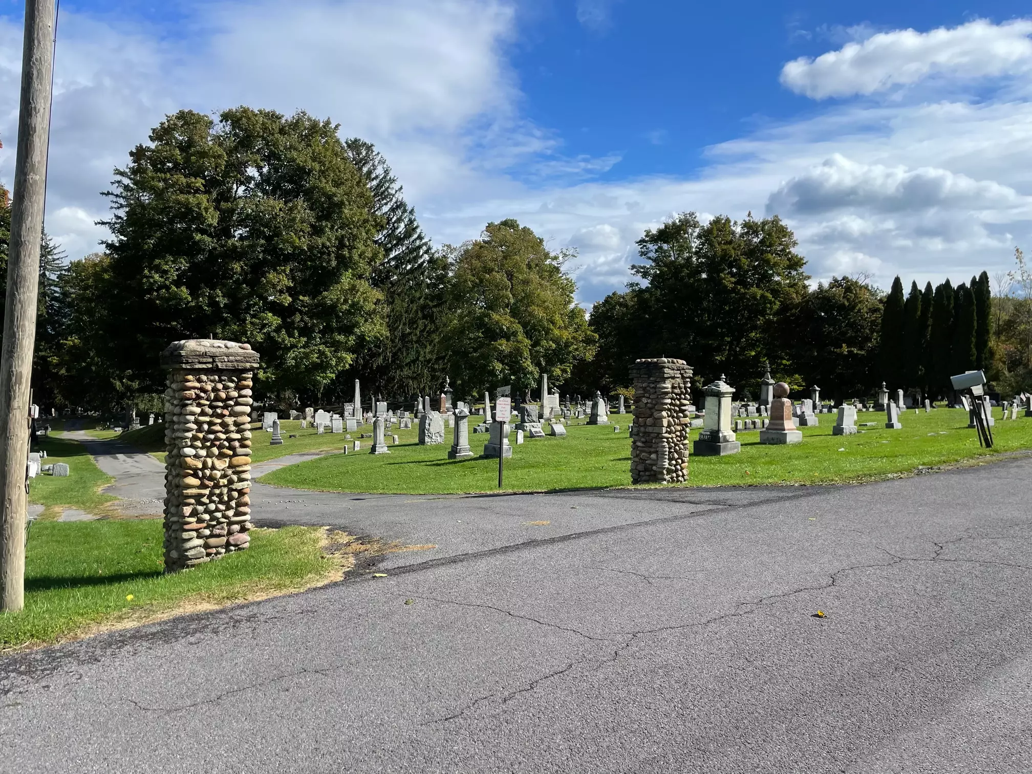 Picture of Oswego Town Cemetery Entrance
